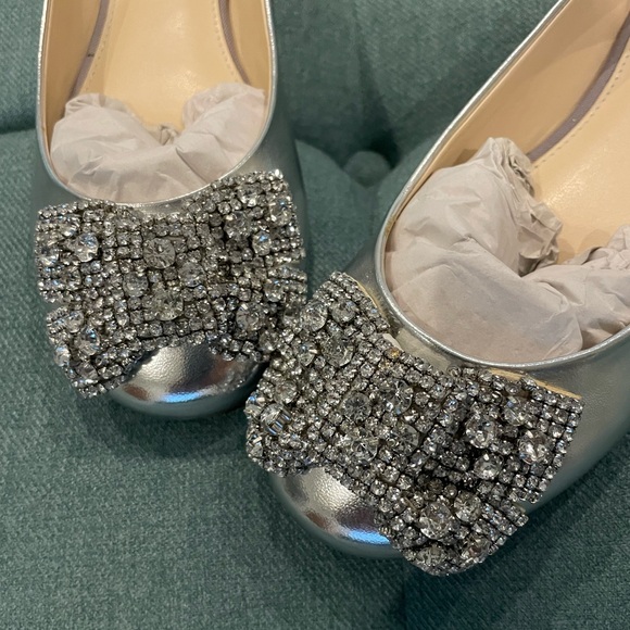 BETSY JOHNSON BLUE SILVER FLATS - Picture 1 of 4